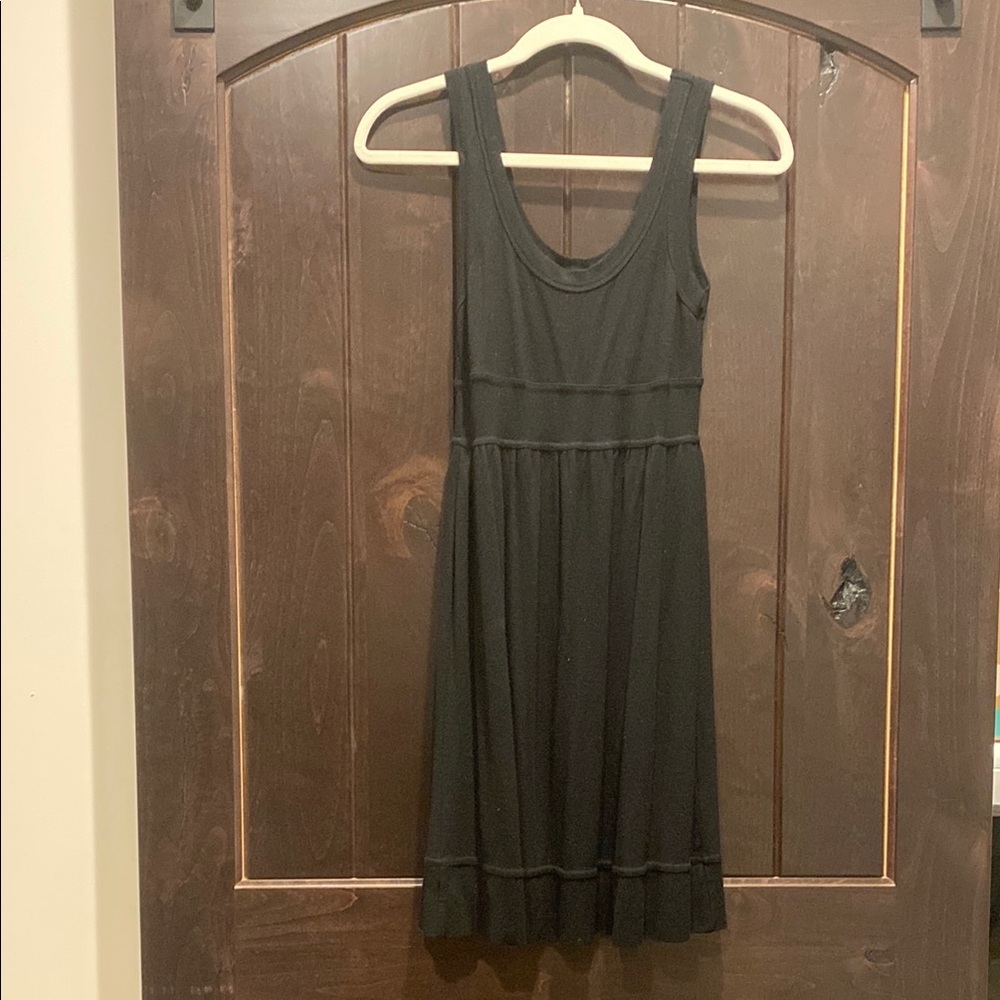 Elegant Black Sleeveless Dress